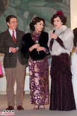 组图：《名媛望族》播映大结局 杨怡戏服现身颇亮眼