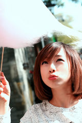 高清：何曼婷清纯写真曝光 《明明说好不哭》献毕业