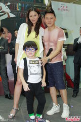 组图：滕丽名不愿提旧爱魏骏杰短信求复合是非