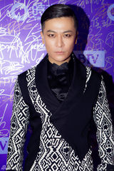 组图：众星冬夜闪耀时尚大典 倪妮甜美梁静霸气