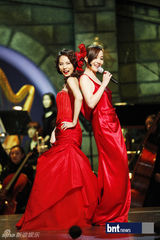 组图：孙浩英《歌剧明星》获胜 严智苑主持礼服抢眼