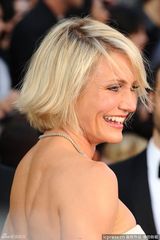 高清组图：奥斯卡红毯卡梅隆-迪亚兹裸色长裙飘逸