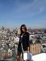 组图：韩星申世京纽约照时尚优雅