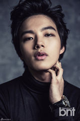 高清：韩星吕珍九时尚大片 游走于少年男人之间