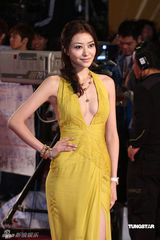 高清：熊黛林红毯秀身材抢镜 