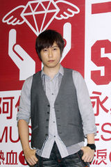 组图：五月天主唱阿信化身讲师 为梦想开讲