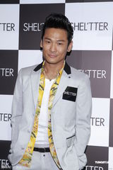 组图：杜德伟求婚成功盼日子 文咏珊拍戏吃斋