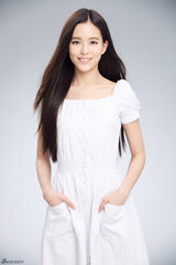 组图：温心纯净写真曝光 凸显复古清新气质