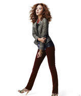 高清组图：金雅中秋装写真野性干练 秀高挑身材