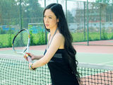 组图：芙蓉姐姐网球写真 再现经典“S型”身段