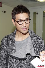 组图：张继聪新剧演变态 不愿和太太谢安琪合作