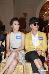 组图：徐子珊怨黄宗泽胡须扎人 陈法拉称吻戏不卫生