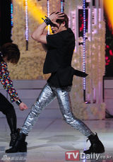 组图：韩国某节目现场公开 SHINee力压BigBang夺冠