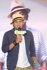 组图：张震岳出新专辑 回归原住民本色