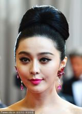 组图：奥斯卡红毯范冰冰粉色礼服大秀香肩雪肤