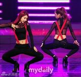 组图：韩女团舞台装尺度无下限 薄纱透视露底