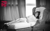 高清组图：韩国演员柳善黑白写真变身性感熟女