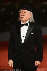 组图：《船长哈洛克》首映 三浦春马帅气亮相