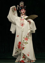 幻灯图：京剧80后挑梁经典 窦晓璇上演《谢瑶环》