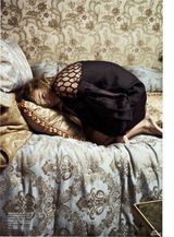 组图：名媛波茨沃斯复古写真曝光 演绎贵族奢华