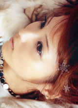 组图：佐佐木希写真集风格多变