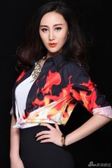 组图：杜十五迎新女郎艳丽写真妩媚迷人