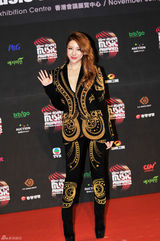 组图：MAMA红毯百张美图中韩明星争艳 韩彩英典雅