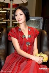 高清组图：桂纶镁大红深V礼服展淑女气质 否认与戴立忍感情生变 