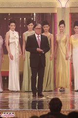 组图：亚姐大中华区总决赛揭幕 霍震霆任颁奖嘉宾