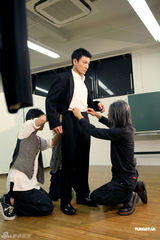 组图：刘德华演唱会造型首曝光 获设计大师贴身服侍