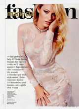 组图：布莱克-莱弗利红衣登杂志封面