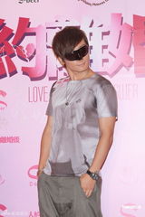 组图：《人约离婚后》首映 佘诗曼不惧嫩模性感抢镜