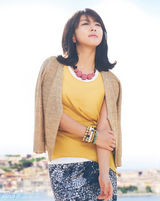 组图：韩星河智苑夏日济州岛写真展现浪漫风情