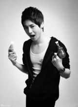 组图：男团M4M拍摄时尚写真 显纯真可爱范儿