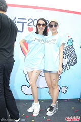 组图：谭咏麟想看霍汶希女儿 母亲节尽孝陪家人