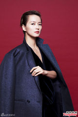 组图：梁咏琪秋季写真大片 展熟女风范