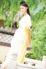 组图：《兰陵王》毛林林饰皇后 清纯少女照曝光