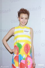 组图：容祖儿出席活动 指Lady Gaga买A货属贪玩