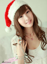 幻灯图集：小龙女彤彤化身圣诞宝贝 秀蕾丝装