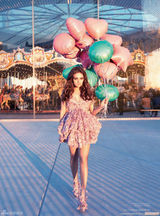 组图：米拉-库妮丝《BAZAAR》电眼魅惑