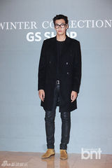 组图：TEENTOP金娜英等亮相品牌冬季时装展