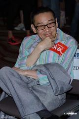 组图：容祖儿透视装助阵新片首映 谢霆锋捧场