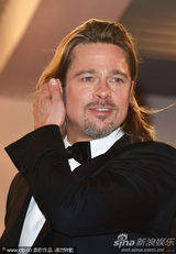 组图：皮特戛纳走秀长发黑超显帅气