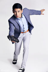 组图：钱泳辰初夏写真魅力多变