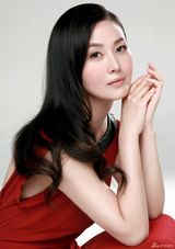 组图：王思懿红裙写真 《辛亥革命》演革命红颜