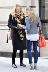 高清组图：布莱克-莱弗利现身《绯闻女孩》片场