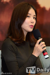 组图：李宝英瑜卤允浩等出席慈善节目发布会