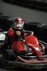 组图：郭涛石头体验速度激情 同场竞技激烈温馨