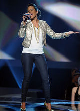 幻灯图：《美国偶像》女12进10淘汰赛 平淡的开局