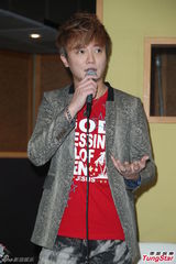 组图：F.I.R主唱骑车摔伤脊椎 陈建宁颁出禁骑令